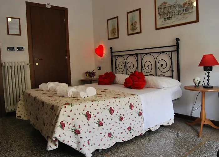 City Room B&B Bed & Breakfast 5*